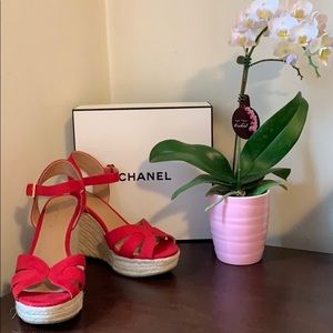 American Eagle Wedges